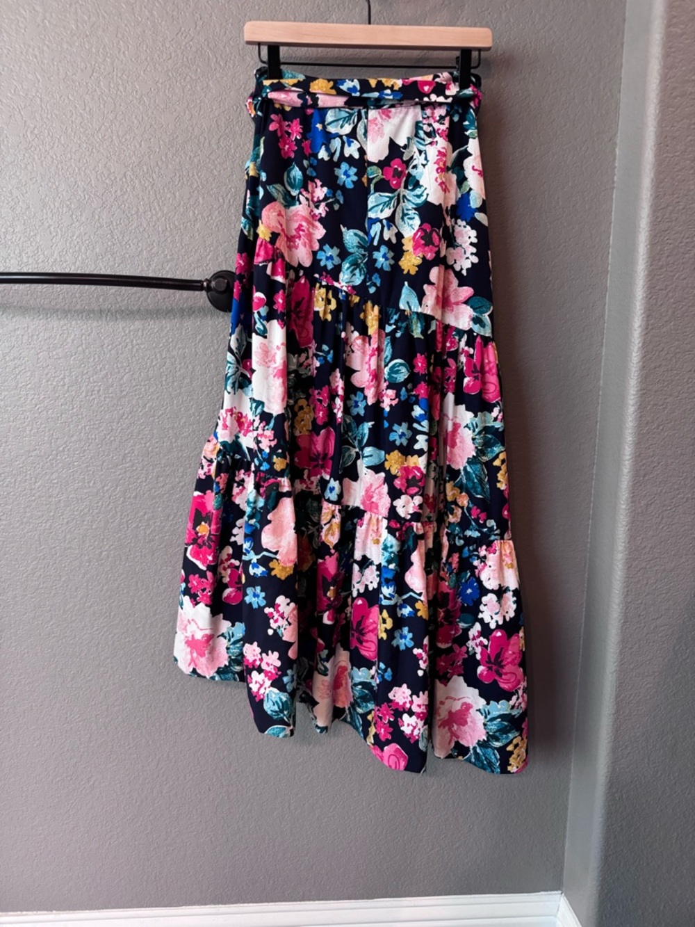 Eliza J Floral Asymmetrical High-Low Maxi Skirt Size 2 Navy Pink Floral NWOT - Picture 4 of 15